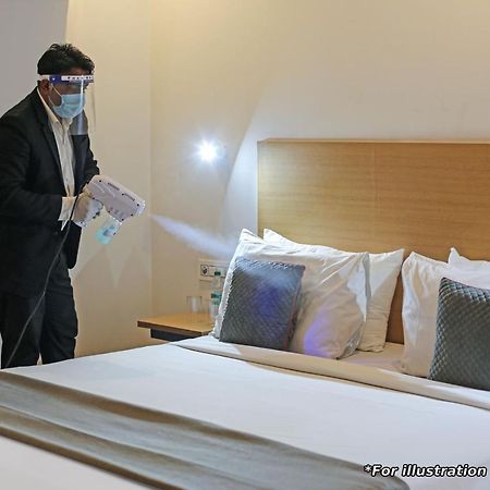 Oyo 23368 Boutique Hotel Paragon Nuova Delhi Esterno foto