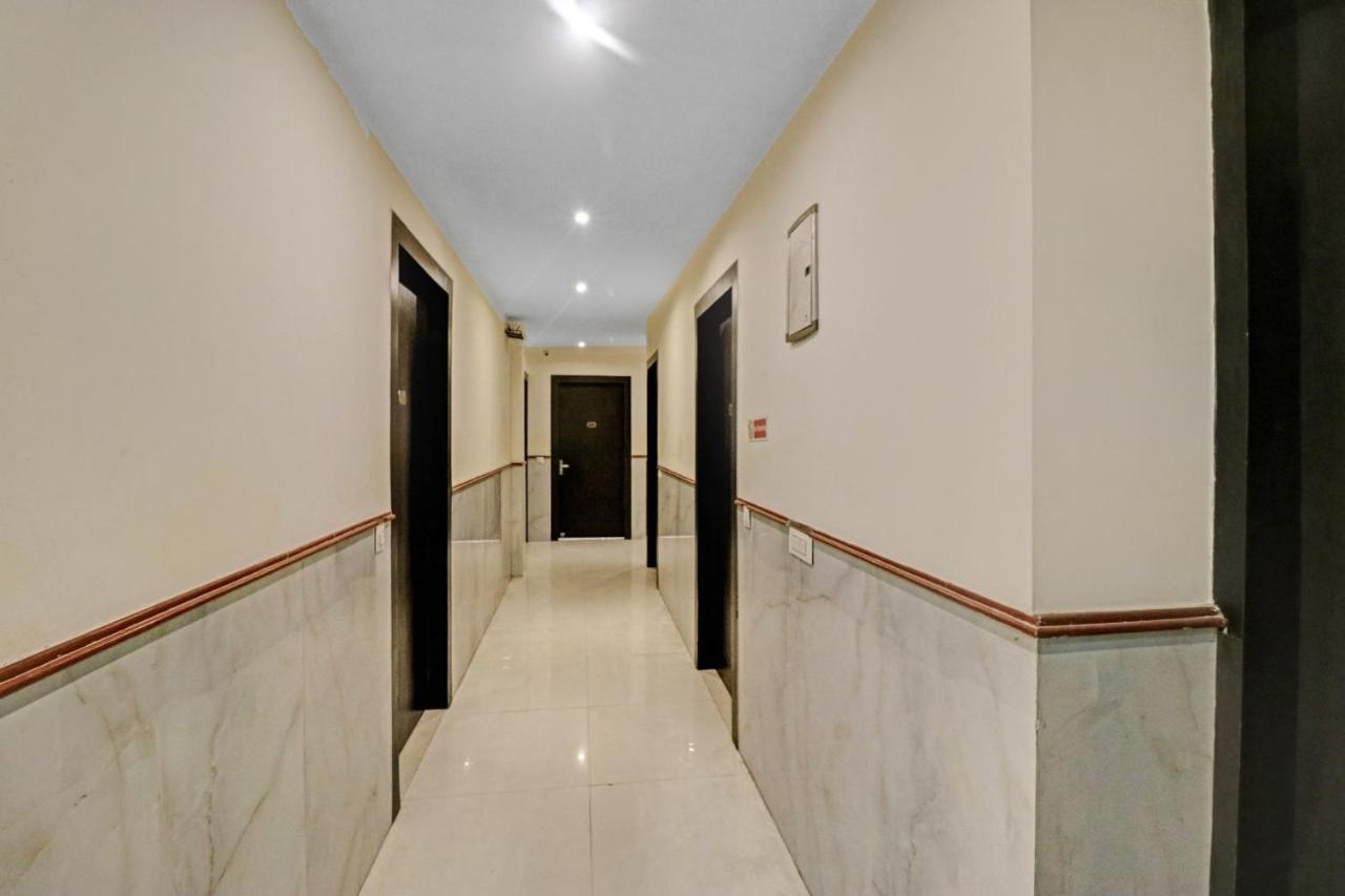 Oyo 23368 Boutique Hotel Paragon Nuova Delhi Esterno foto