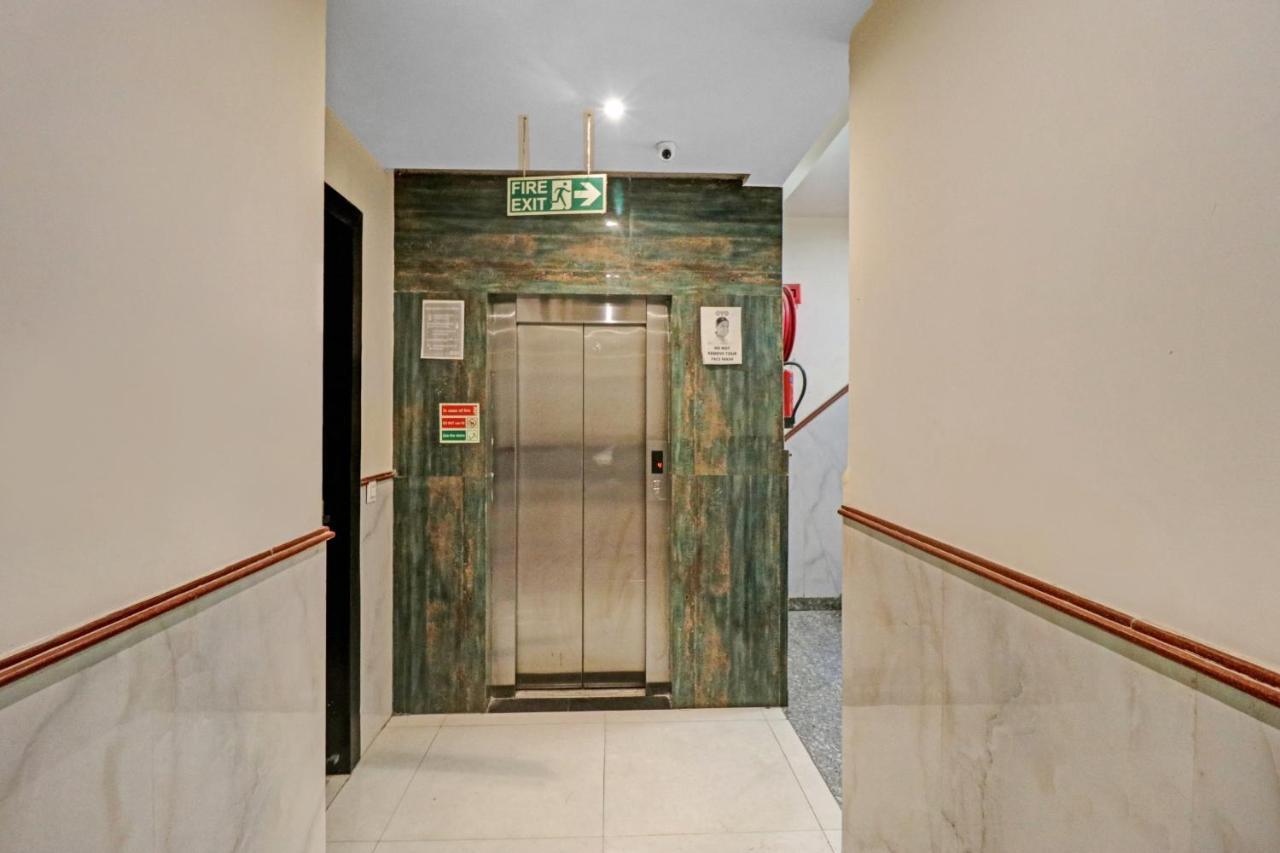 Oyo 23368 Boutique Hotel Paragon Nuova Delhi Esterno foto