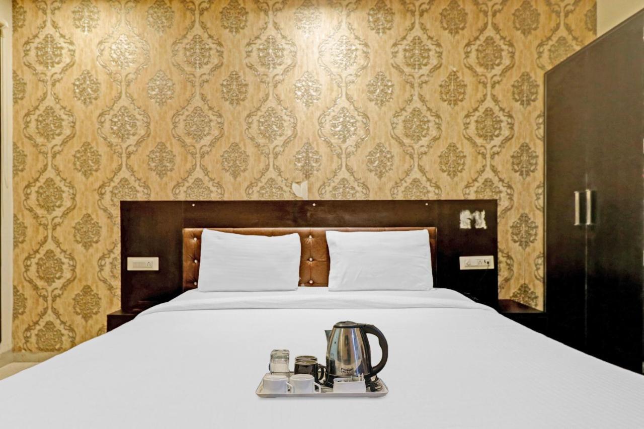 Oyo 23368 Boutique Hotel Paragon Nuova Delhi Esterno foto