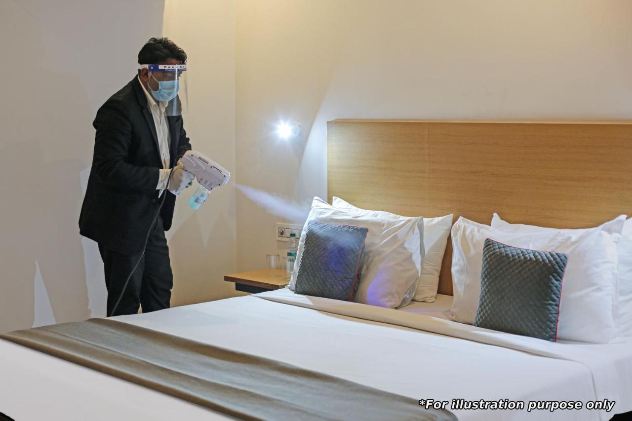 Oyo 23368 Boutique Hotel Paragon Nuova Delhi Esterno foto